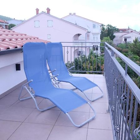Apartmani Mojca Selce Esterno foto