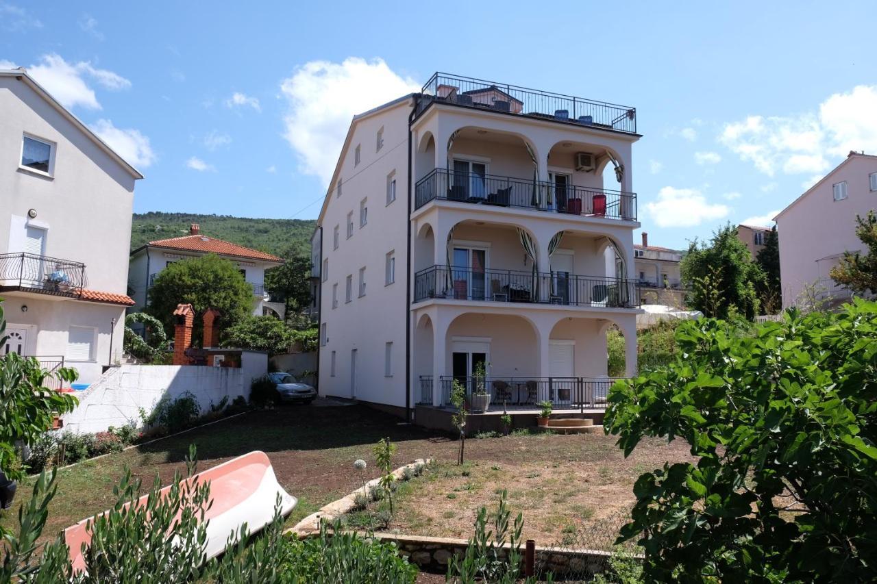 Apartmani Mojca Selce Esterno foto