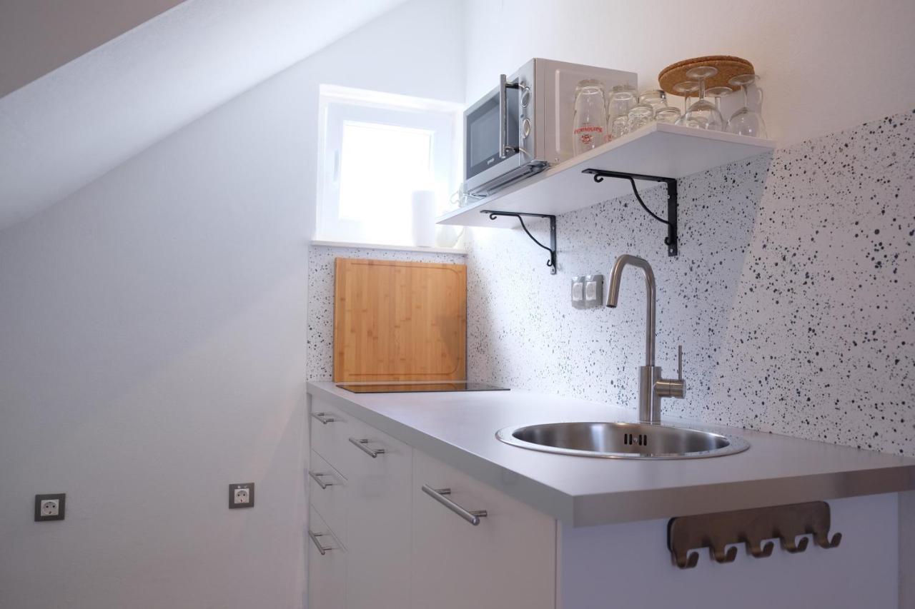 Apartmani Mojca Selce Esterno foto