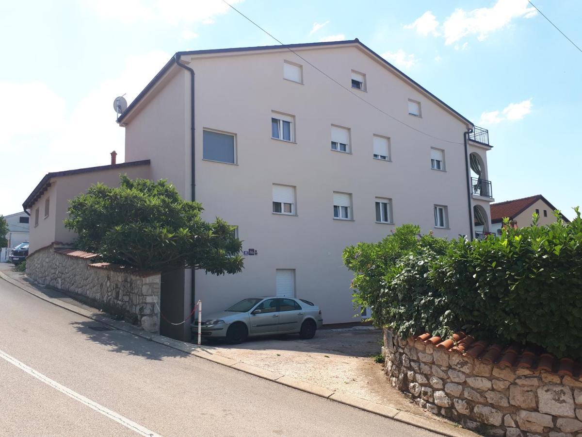 Apartmani Mojca Selce Esterno foto